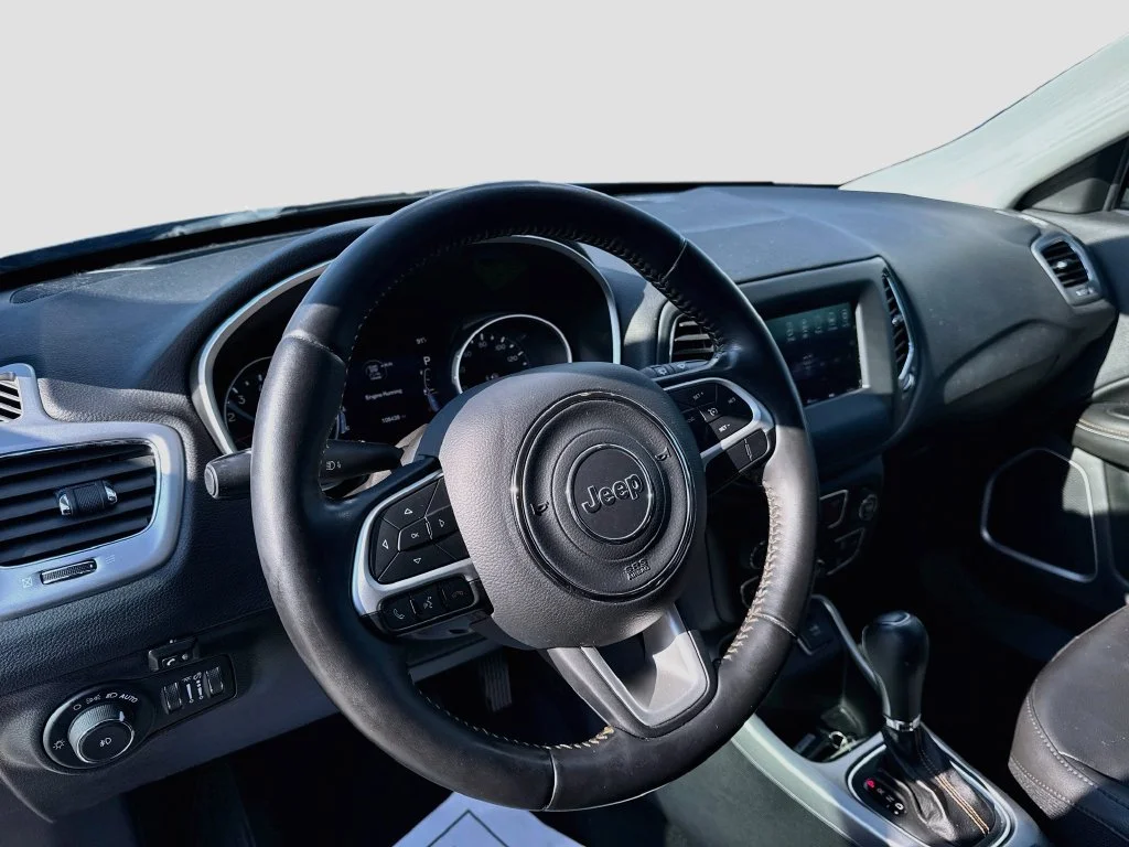 Used 2020 Blue Jeep Latitude image 10