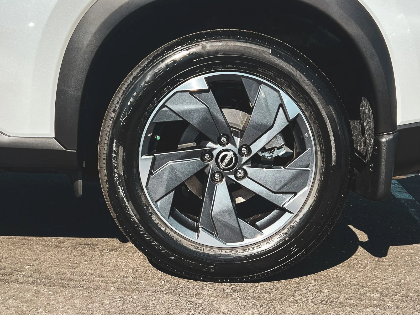 New 2026 Everest White Pearl TriCoat Nissan SV image 5