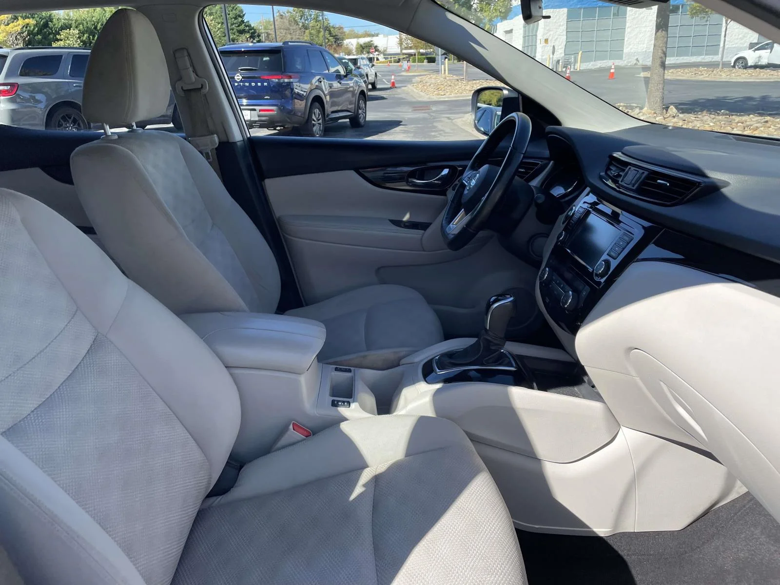 Used 2020 Silver Nissan SV AWD Xtronic CVT image 8