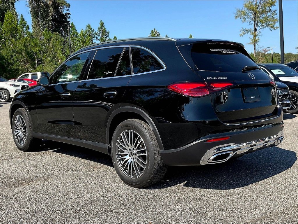 Used 2026 Black Mercedes-Benz GLC 300 image 3
