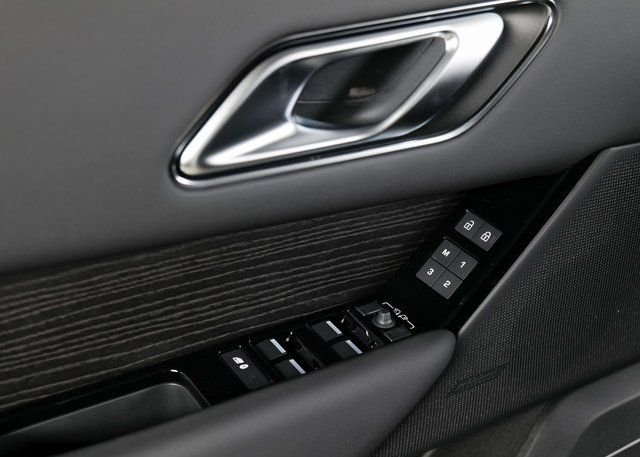 New 2026 Ostuni Pearl White Land Rover Dynamic SE image 25