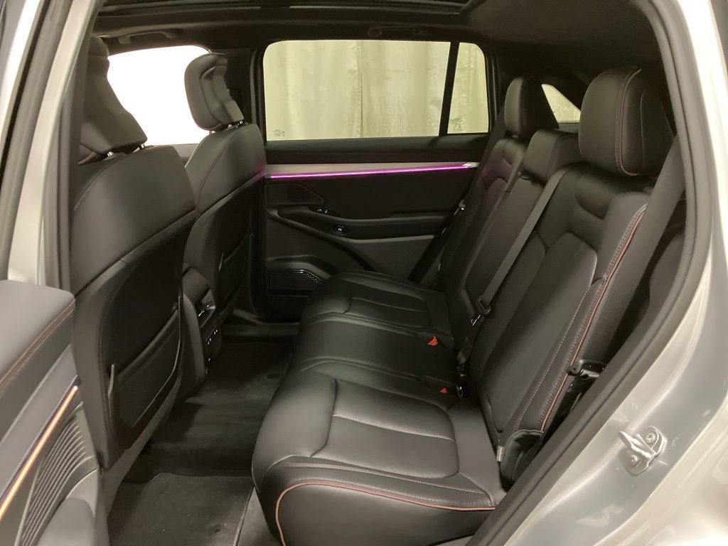 Used 2024 Silver Zynith Clearcoat Jeep Launch Edition image 16