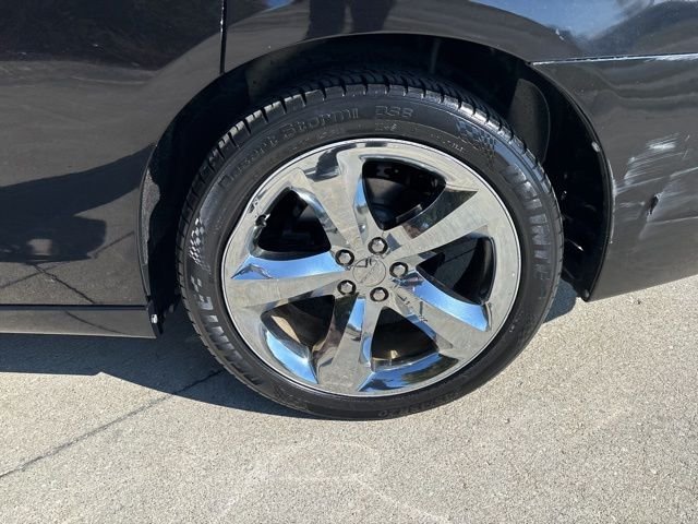 Used 2011 Black Dodge Rallye Plus image 10