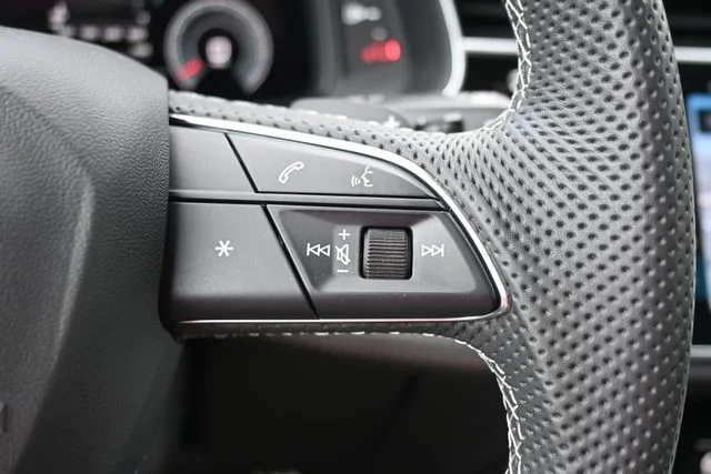 Used 2024  Audi 4.0T Prestige image 29