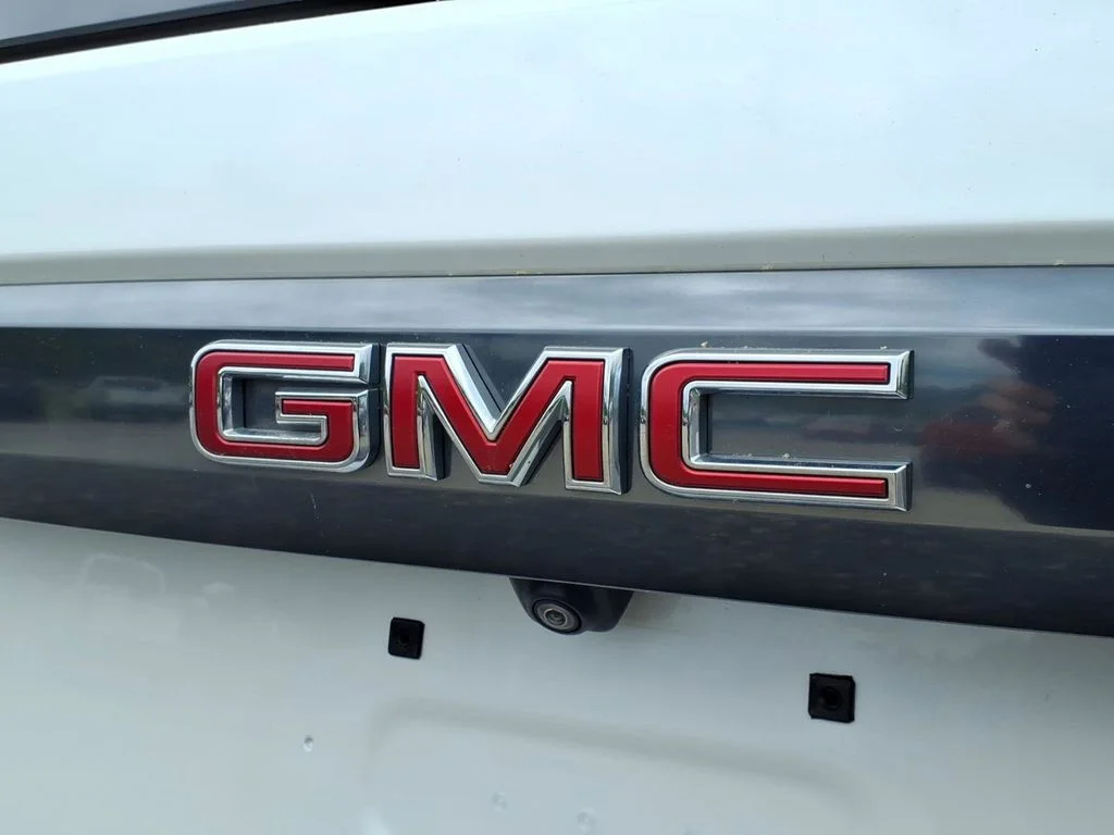 Used 2023 White GMC AT4 image 43