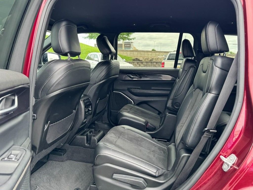 2021 Jeep Grand Cherokee L Altitude - Photo 12