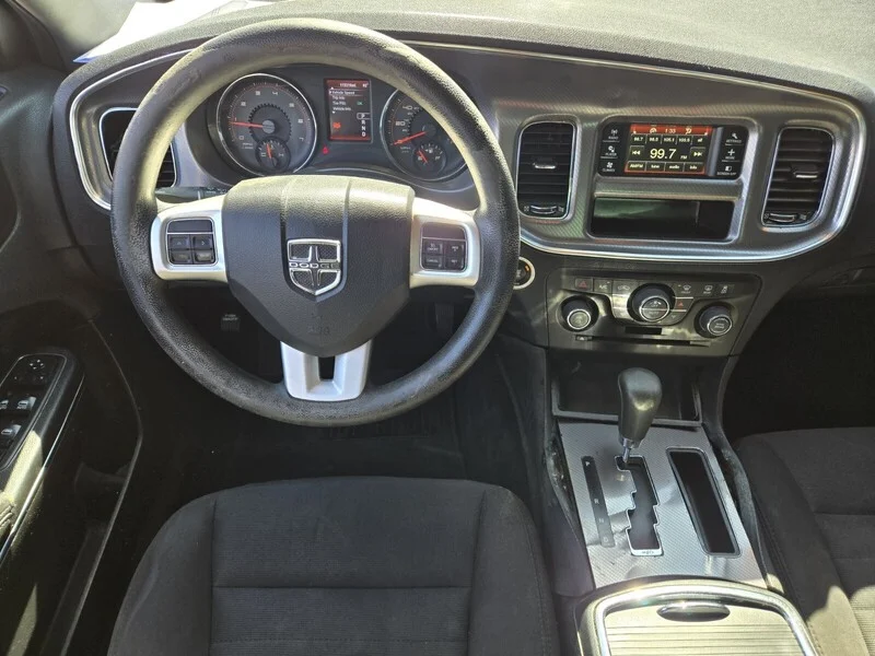 Used 2014 Gray Dodge SE image 9