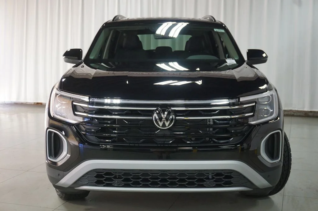 New 2026 Black Volkswagen 2.0T Peak Edition image 5