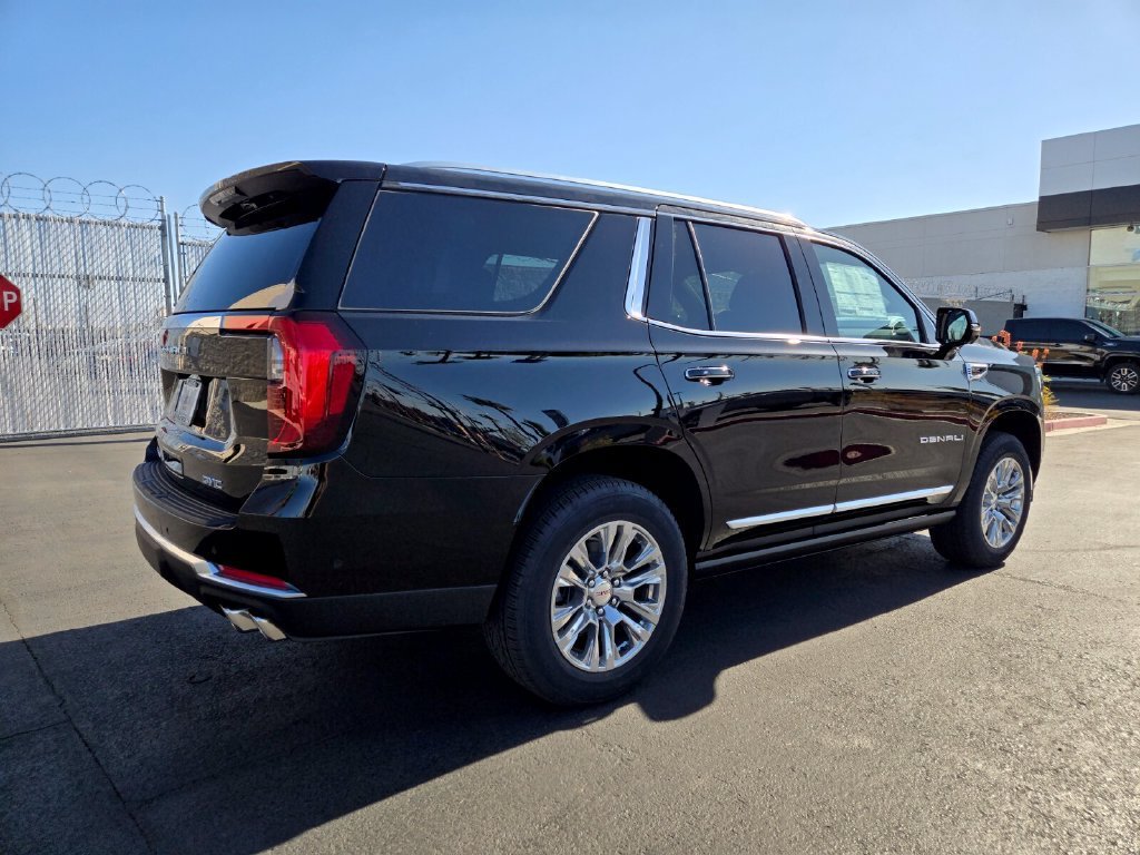 2026 GMC Yukon Denali - Photo 6