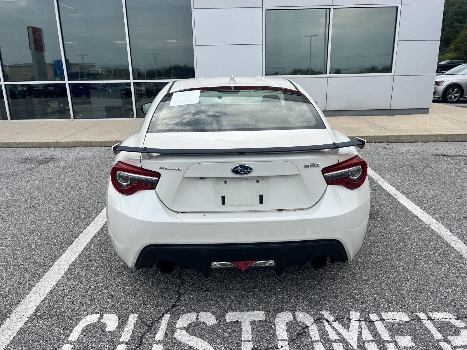 Used 2017 Crystal White Pearl Subaru Limited image 6