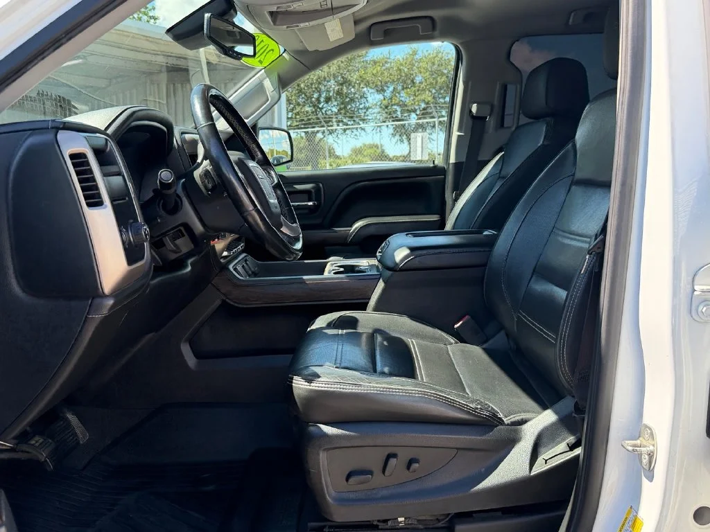 Used 2018 White GMC Denali image 9