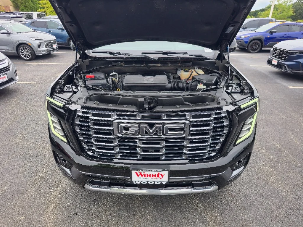2025 GMC Yukon Denali Ultimate - Photo 30