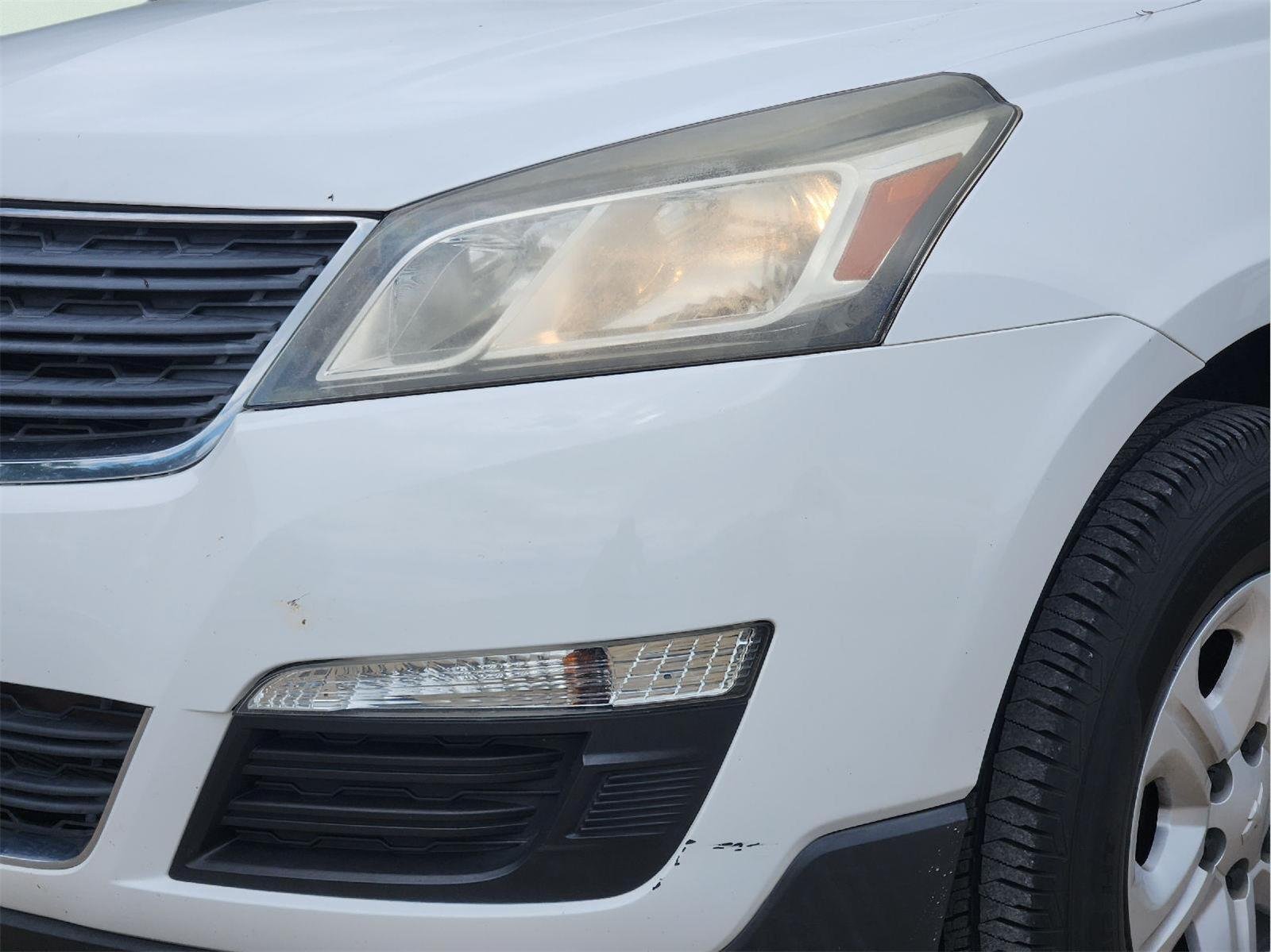 2017 Chevrolet Traverse LS - Photo 8