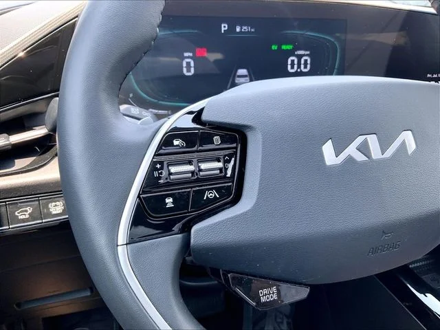 Used 2023 White Kia SX image 13