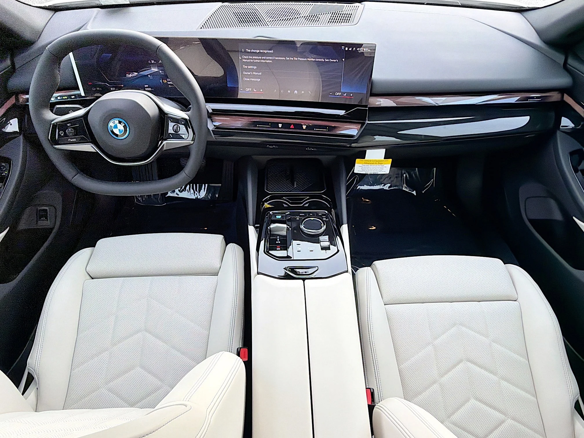 New 2026 Alpine White BMW eDrive40 image 16