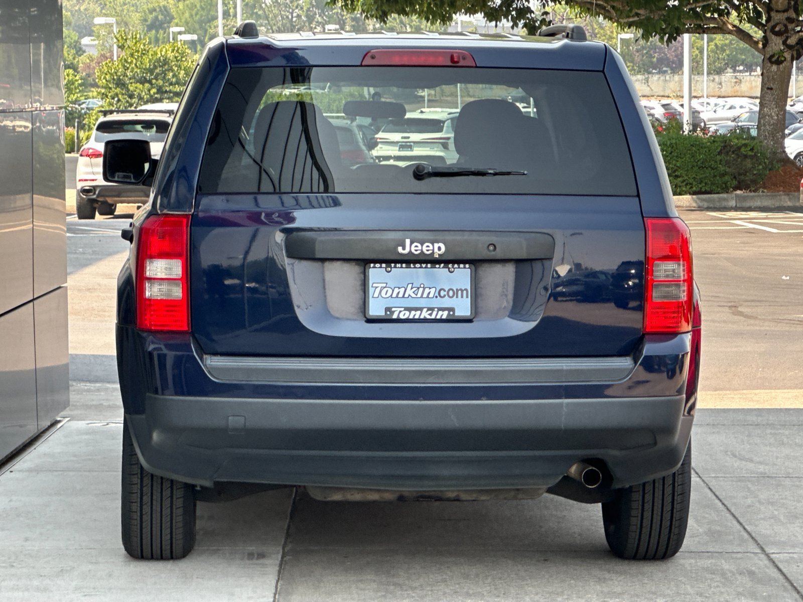 Used 2015 True Blue Pearlcoat Jeep Sport image 5