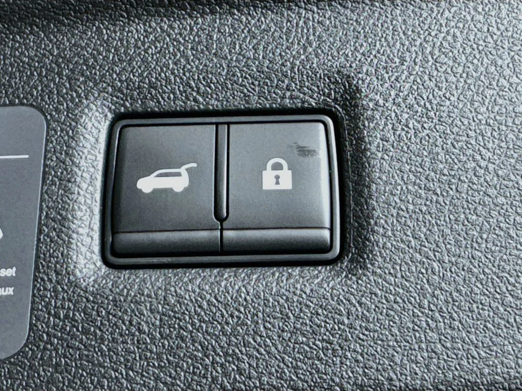 Certified Used 2023 Black INFINITI LUXE image 36