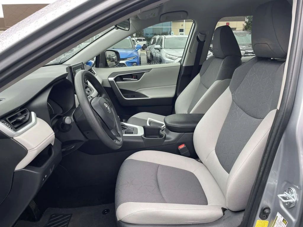 Used 2022 Silver Sky Metallic Toyota XLE image 8