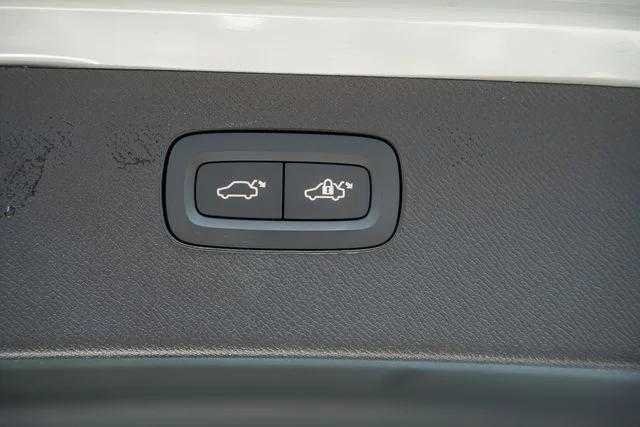 New 2026 Crystal White Volvo T8 Ultra image 11