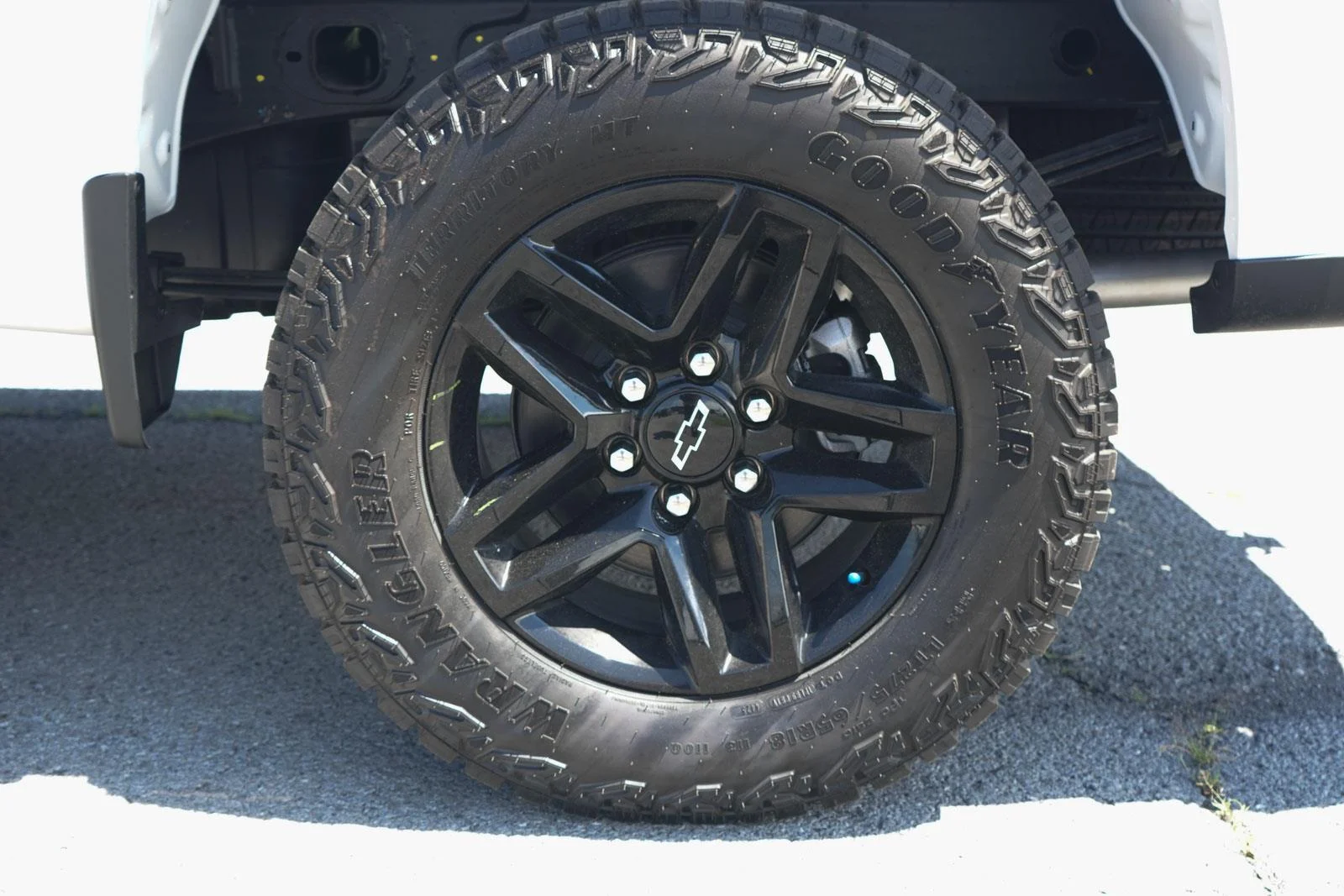 New 2026 Summit White Chevrolet Custom Trail Boss image 12