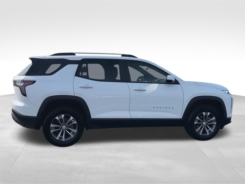 Used 2025 White Chevrolet LT image 9