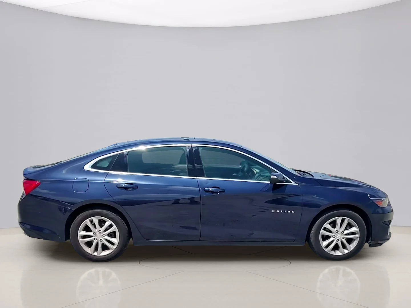 Used 2018 Blue Chevrolet LT image 6