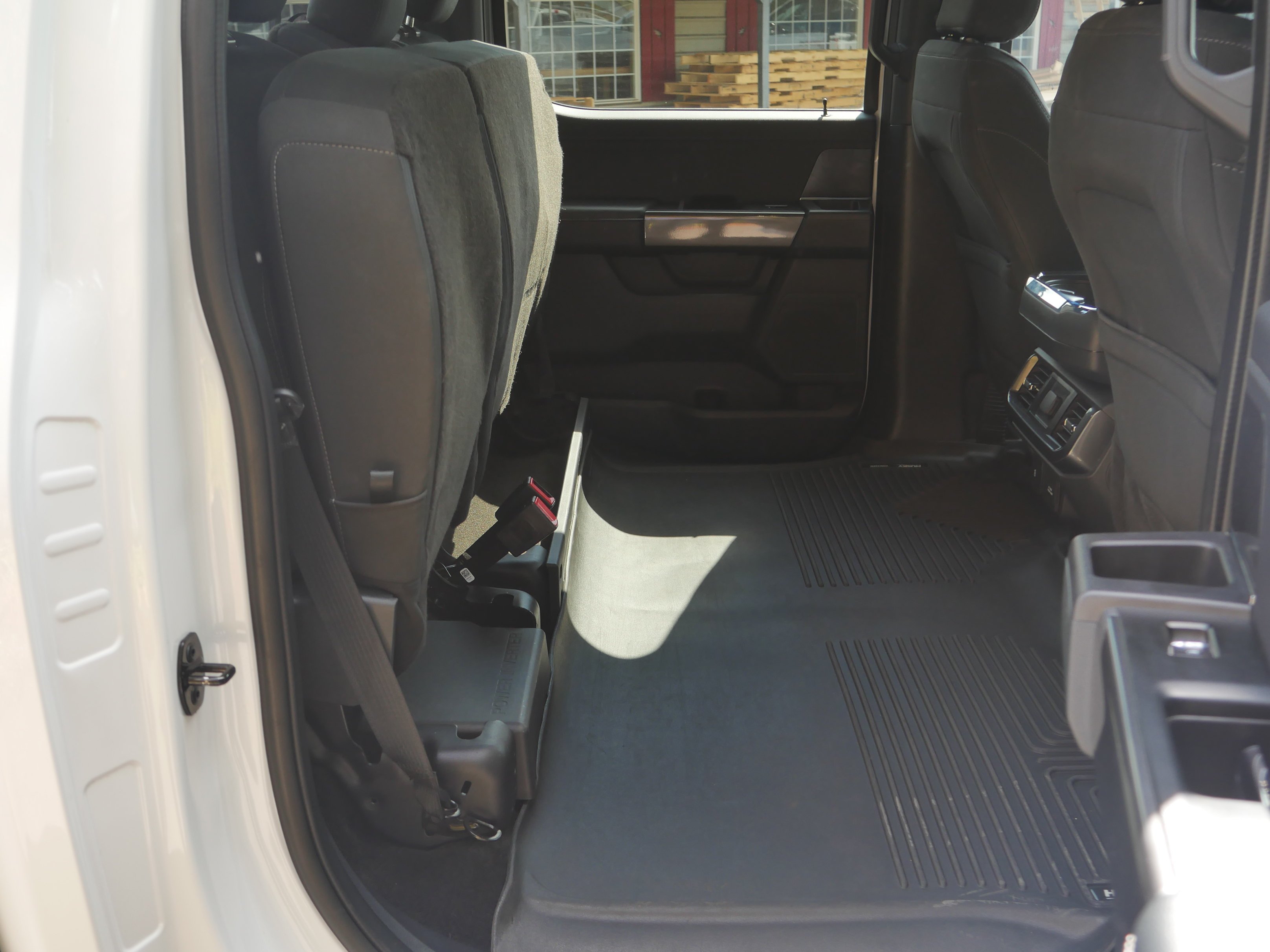 Used 2022 Oxford White Ford XLT image 29