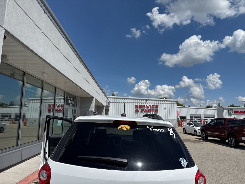 Used 2015 White Chevrolet LT image 7