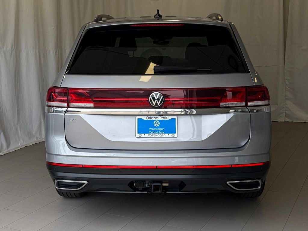 Certified Used 2025 Silver Mist Metallic Volkswagen 2.0T SE w/Technology image 8