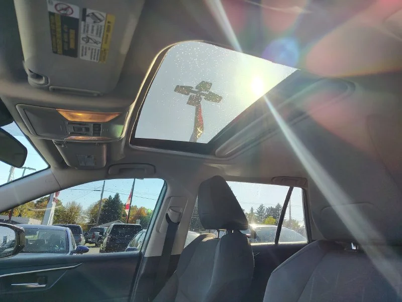 Used 2019 Silver Toyota XLE image 10