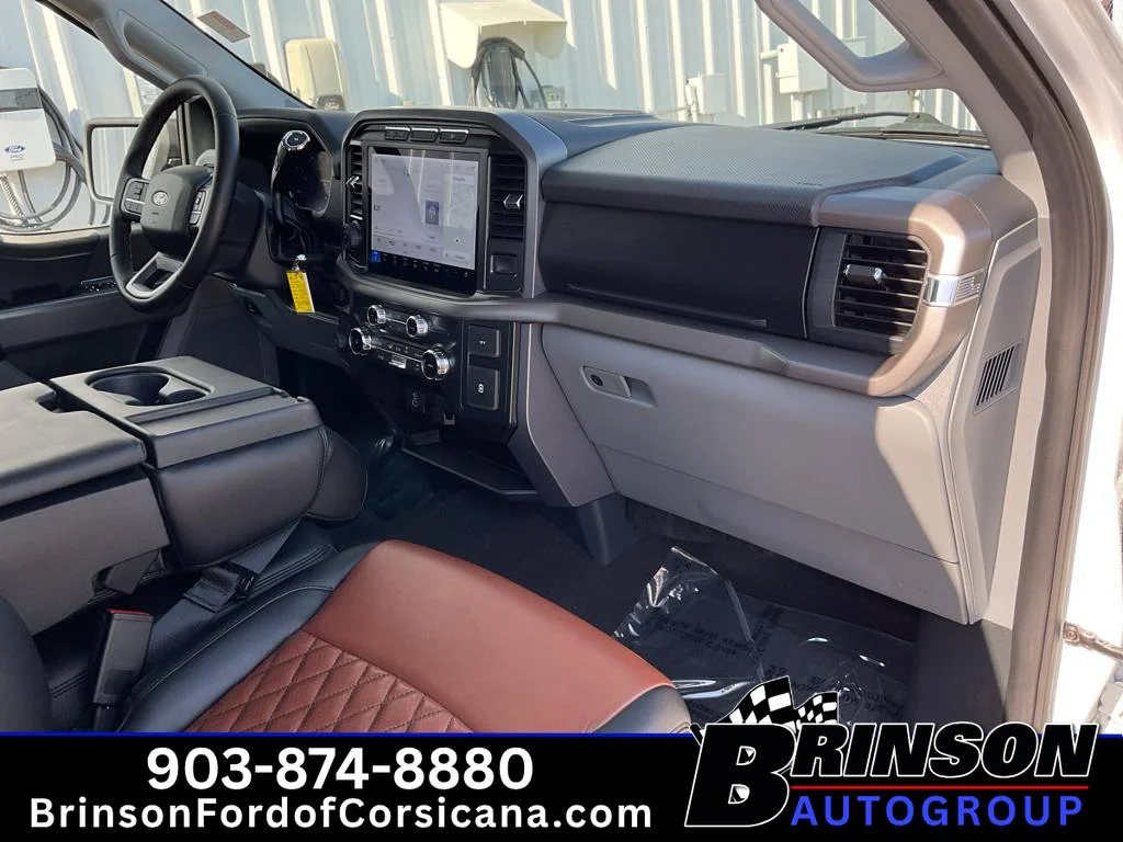 Used 2024 Oxford White Ford XLT image 21