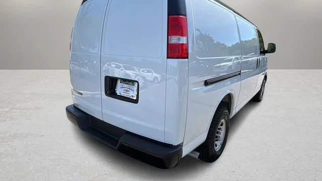 Used 2025 Summit White Chevrolet WT image 41
