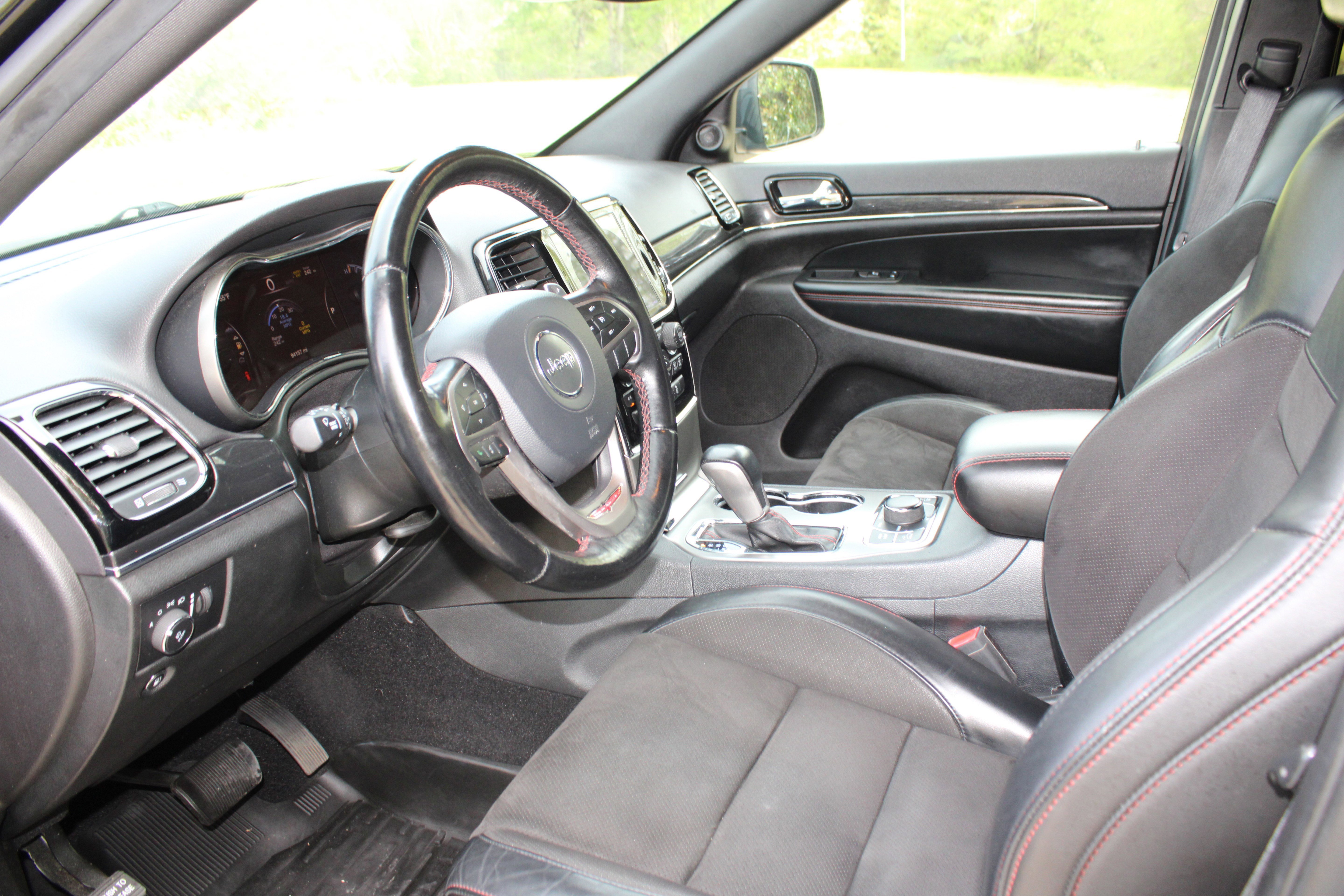 Used 2020 Diamond Black Crystal Pearlcoat Jeep Trailhawk image 20