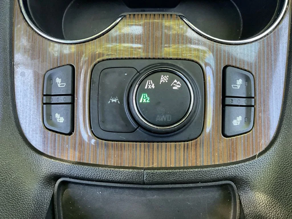Used 2023 Red GMC SLE image 25