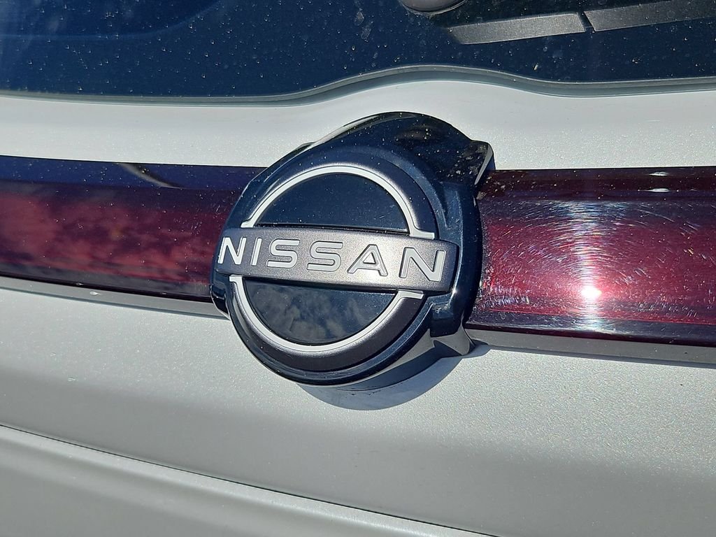 Used 2023 White Nissan SR image 25