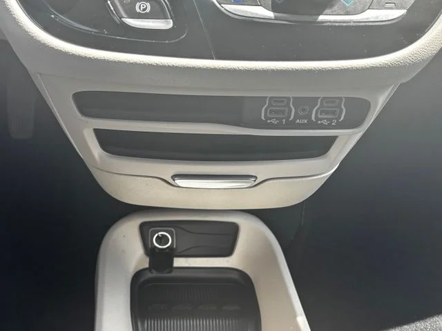 Used 2024 White Chrysler Touring L image 14