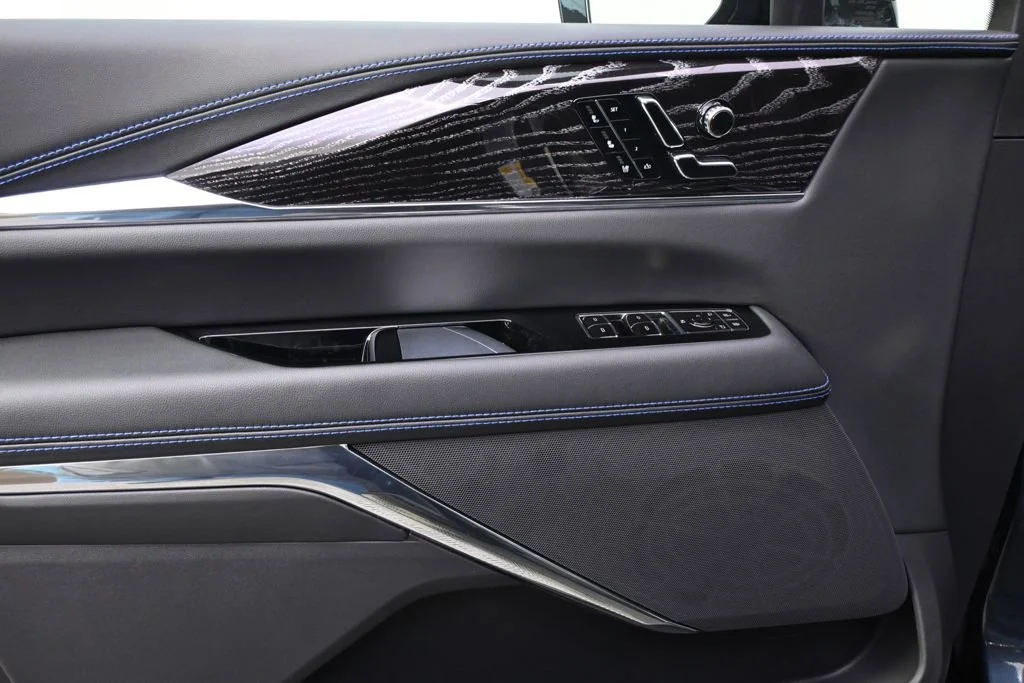 2025 Cadillac Escalade IQ Sport 1 - Photo 23