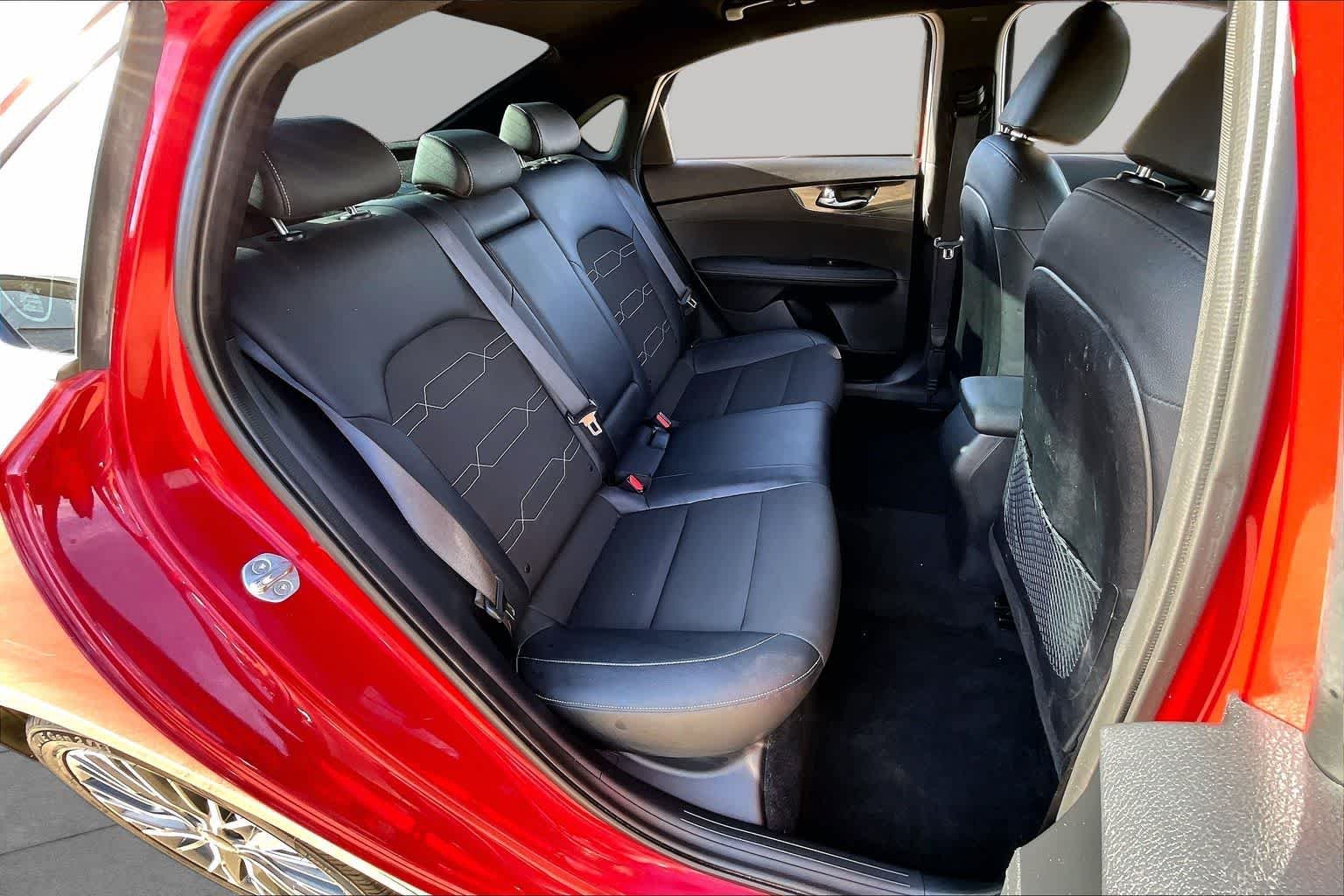 Used 2024 Currant Red Kia GT-Line image 18