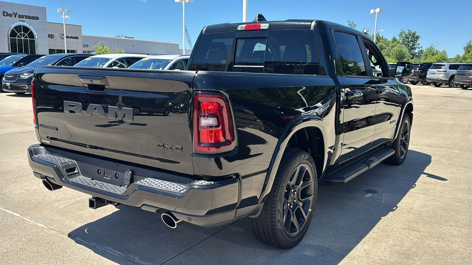 New 2026 Diamond Black Crystal Pearl-Coat Exterior Paint RAM Laramie image 16