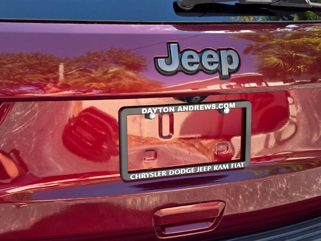 Used 2018 Red Jeep High Altitude image 11