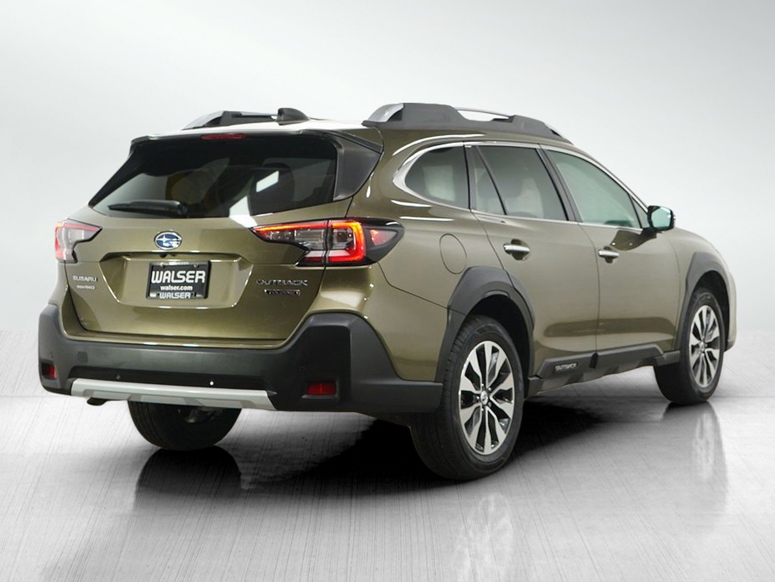 Used 2023 Autumn Green Metallic Subaru Touring image 5