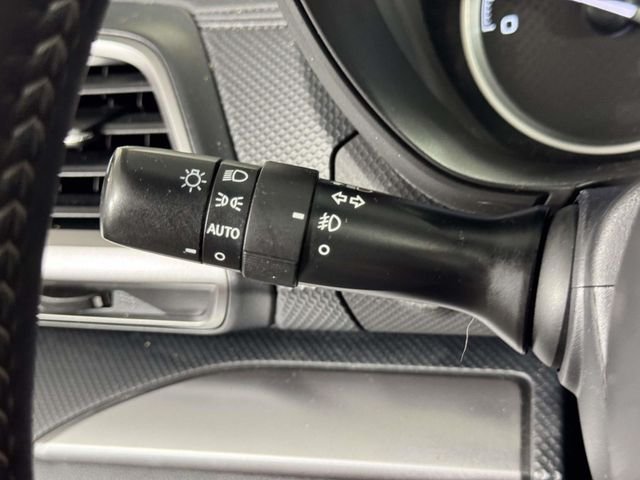 Used 2023 Ice Silver Metallic Subaru Premium image 21