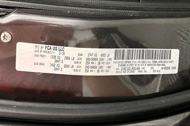 Used 2018 Granite Crystal Metallic Clearcoat Chrysler Limited image 41