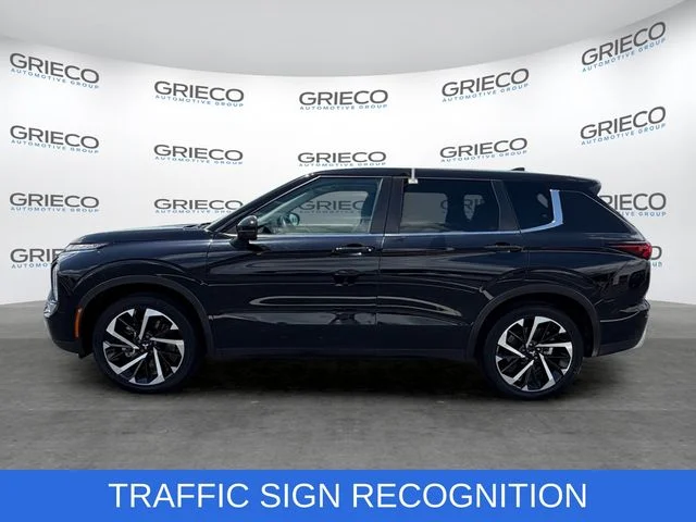 Used 2023 Black Mitsubishi SE image 4