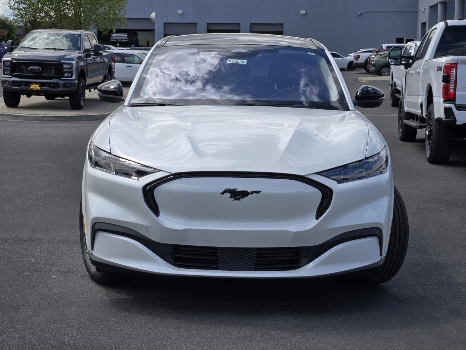 New 2026 Star White Metallic Tri-coat Ford Premium image 2