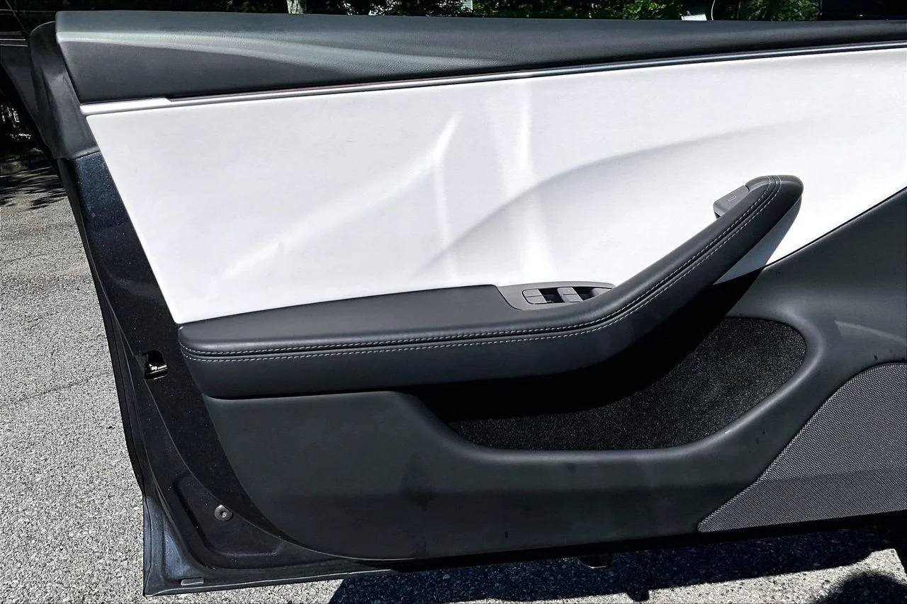 Used 2025  Tesla Long Range image 27