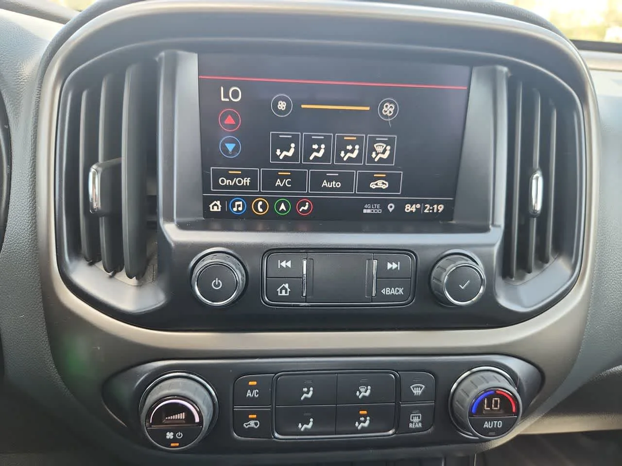 Used 2022 Summit White Chevrolet 4WD Z71 image 20