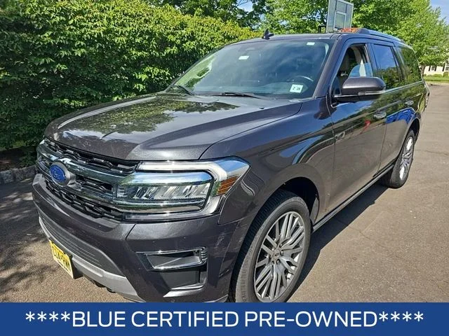 Used 2022  Ford Limited image 1