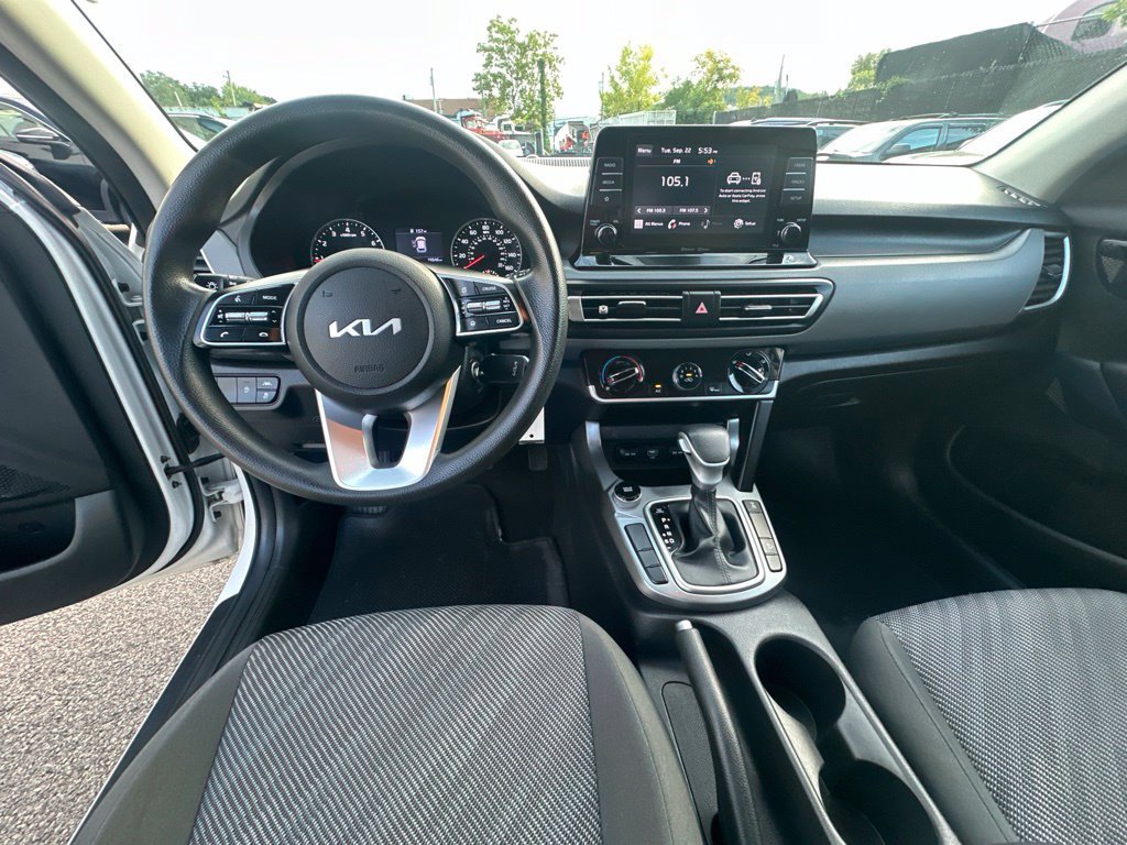 Used 2023 White Kia LX image 26
