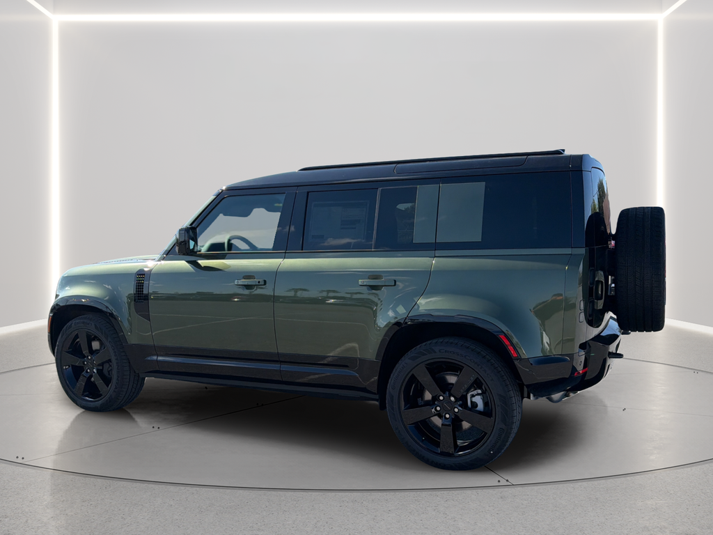 New 2026 Woolstone Green Land Rover X-Dynamic SE image 14